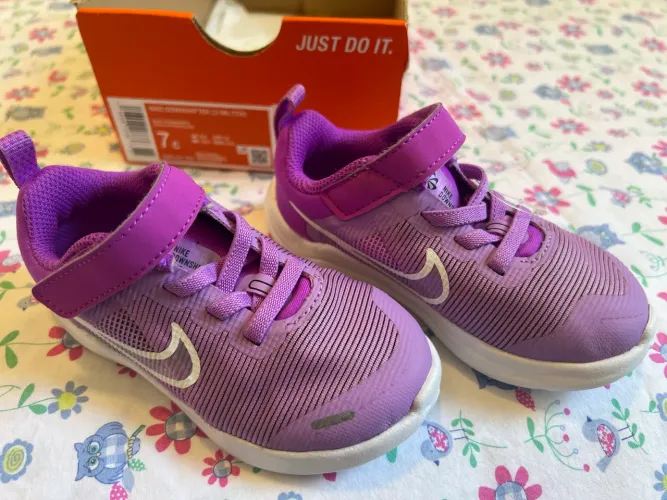 Tênis Nike original roxo TAM 22,5