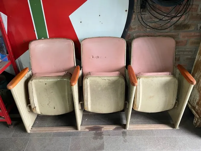 Poltronas de cinema antigo Conjunto 03 lugares 