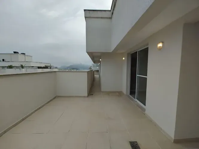 Cobertura linear na Barra da Tijuca