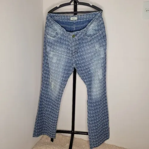 Calça jeans feminina desenhos - Tamanho 46