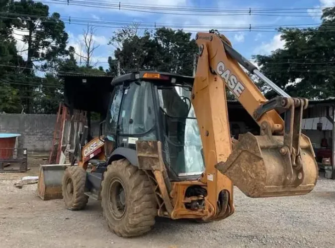 Retroescavadeira Case 580n Ano 2019