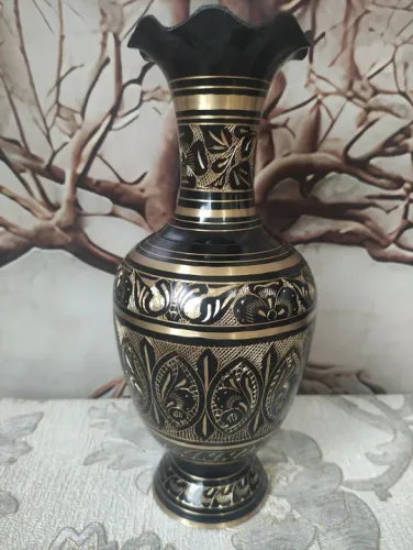 Vaso de Latão Indiano feito a mão, 25 cm - Peça Única