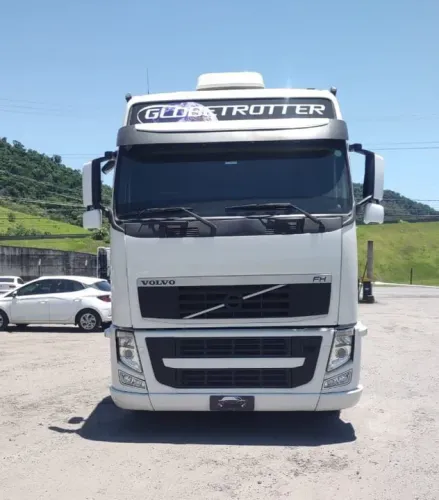 VOLVO FH 460 - 6X2 - 14/14 - R$ 280.000,00