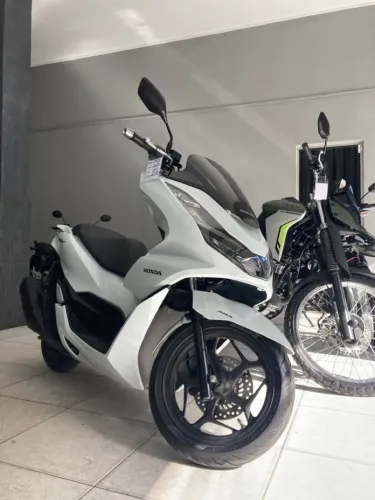 Imperdível Honda PCX 2024 com baixíssimo kM( ES MOTORS)