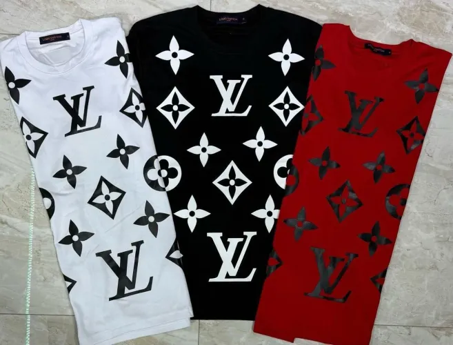  Camisetas LV -  Branca, Preta e Vermelha entre outros modelos diferenciadas 