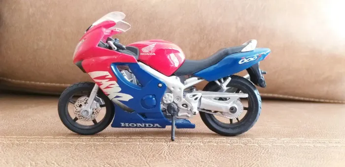 Miniatura Moto Honda CBR 600RR