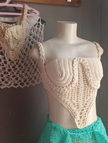 Cropped de crochê 
