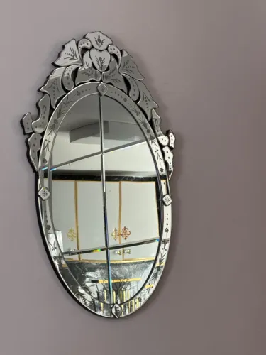 Espelho Oval Decorativo com Moldura Floral