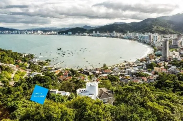 Terreno Amplo com Vista Panorâmica para o Mar - Itapema/SC.