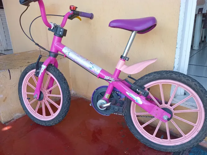 Bicicleta infantil feminina em ótimo estado