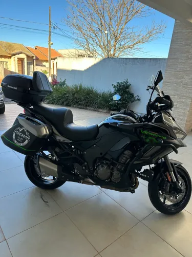 Vendo Versys 1000 GT 2023 único dono