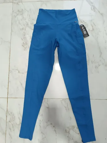 Calça Legging Esportiva Azul com Bolsos Laterais