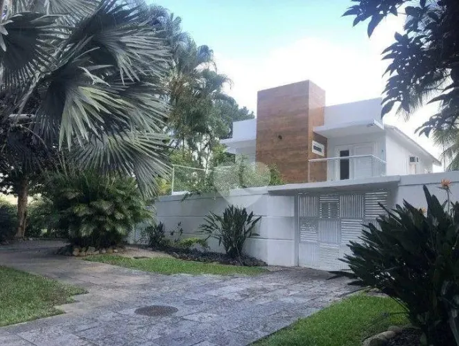 Casa com 6 dormitórios à venda, 430 m² por R$ 4.750.000,00 - Barra da Tijuca - Rio de Jane