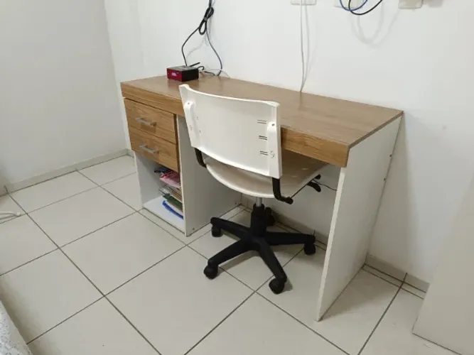 Mesa de escritório (1,20 x 0,45 m) com duas gavetas