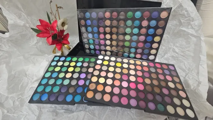 MAKE - PALETA DE SOMBRAS PROFISSIONAL c/ 252 CORES