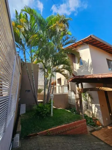 Casa geminada à venda, 3 quartos, 1 suíte, 2 vagas, Camargos - Belo Horizonte/MG