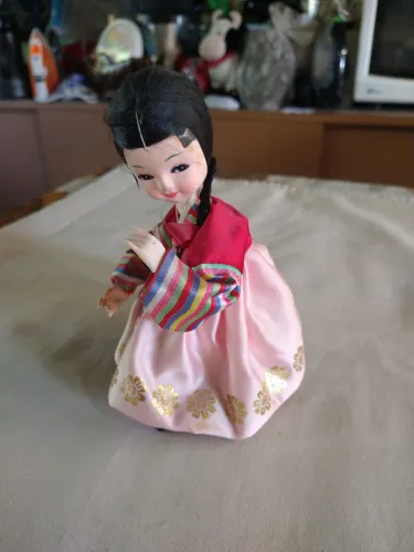 Boneca Coreana Tradicional ( no estado).