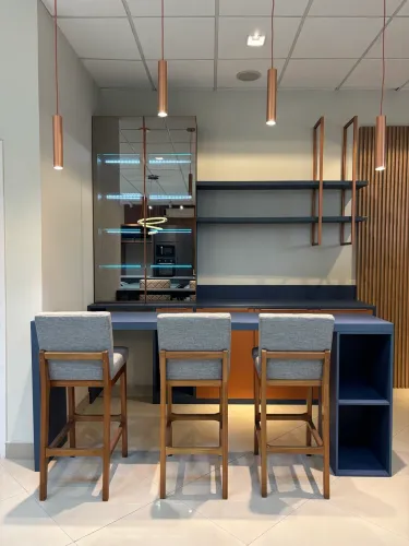 Troca de showroom - Bar Planejado Azul - 100% MDF 