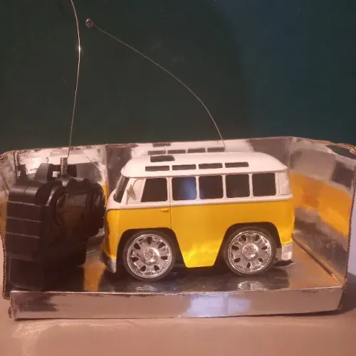 Combi Amarela de Controle Remoto