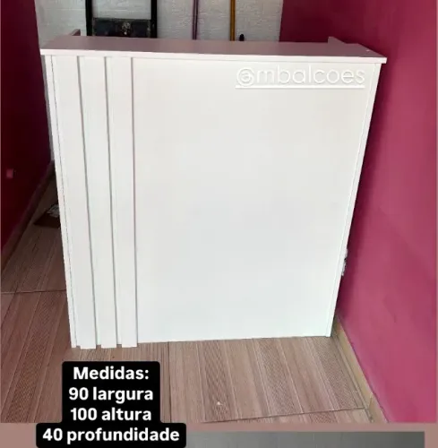 Balcão de Atendimento e Caixa para Loja com Detalhe Filete
