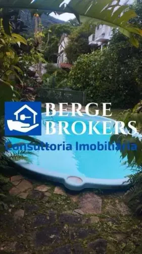 Casa com piscina em condominio fechado no Alto da Boa Vista à venda