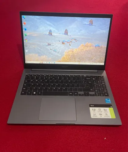 NOTEBOOK SAMSUNG I3 11TH,04GB RAM DDR4,SSD 120GB,GHZ 4.10,PRA TRABALHO,ESTUDO