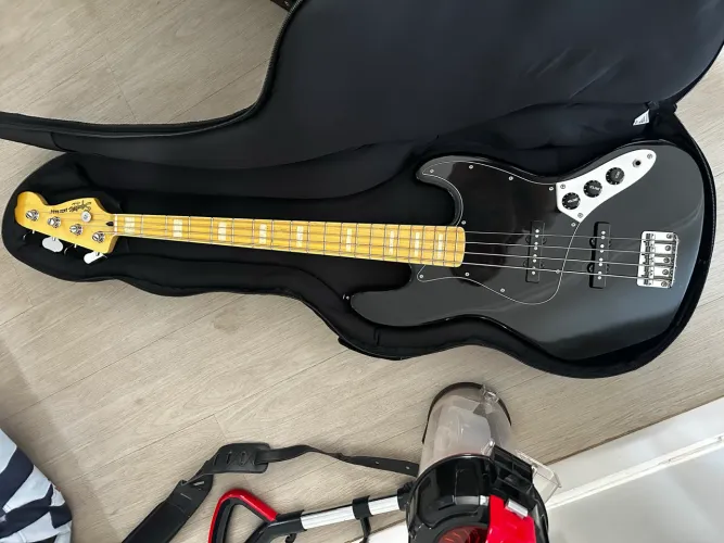 Baixo Fender Squier Classic Jazz Bass + Amplificador Warwick Bc 80