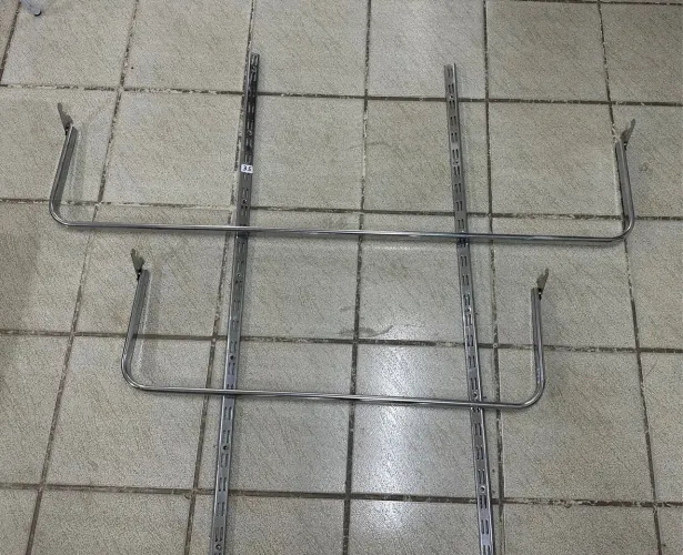 Araras de paredes com trilho 