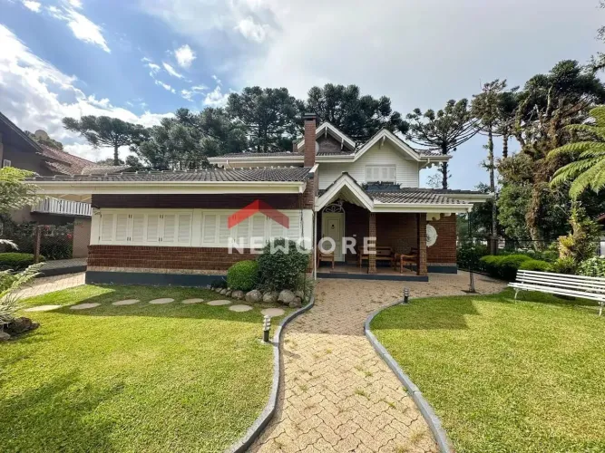 Casa em Rua Bruno Ernesto Riegel - Planalto - Gramado/RS