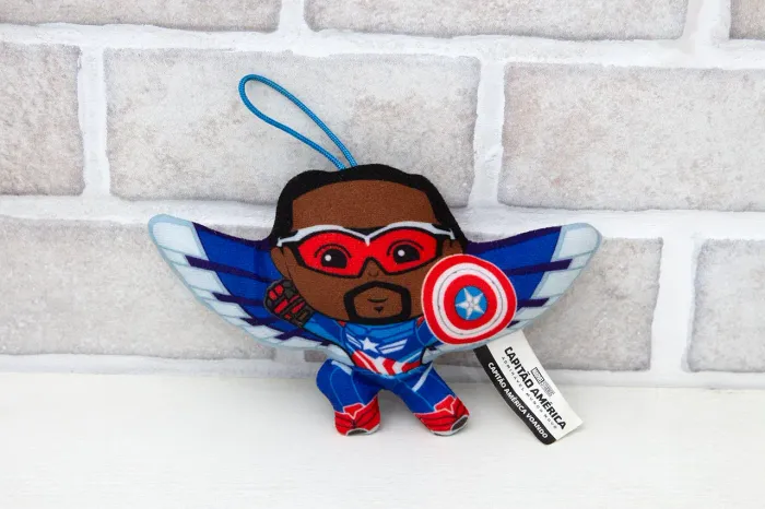 Chaveiro de pelúcia marvel capitão américa