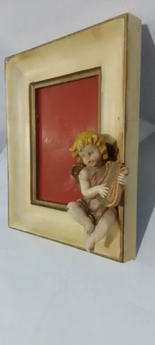Moldura Decorativa antiga   Anjo em  resina 23 cm x 19 cm