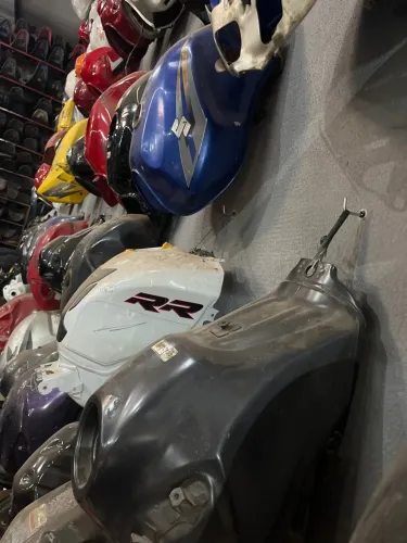 Tanques de moto variados