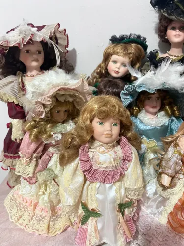 Coleção de Bonecas de Porcelana Antigas