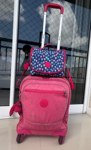 Mochila de rodinhas Kipling rosa com lancheilra