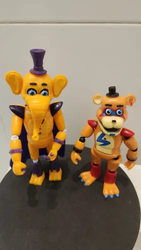 Figura de Ação Orville Elephant e RockStar Freddy - Five Nights at Freddy's - FNAF