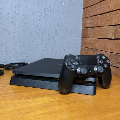 Ps4 slim 1 tb com manete e jogo