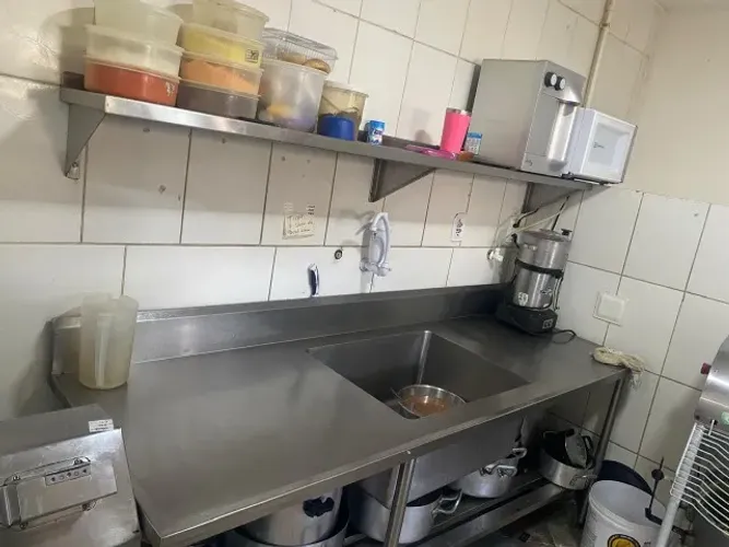Bancada Inox Industrial c/ Cuba grande - 2,10m
