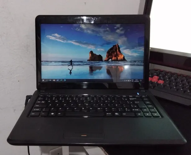 Notebook Positivo | Core i5 | 4GB RAM | 120GB SSD | Windows & Pacote Office