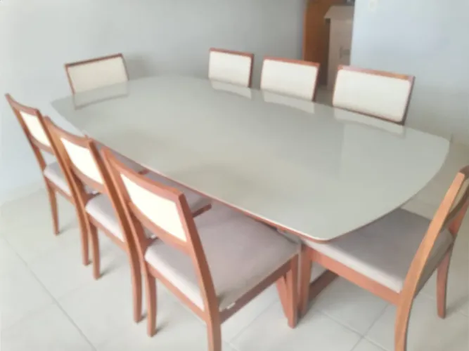 Mesa de madeira pura completa 8 lugares 