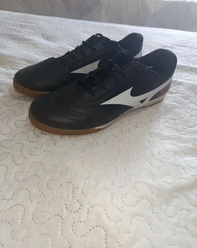 Tênis de futsal novo