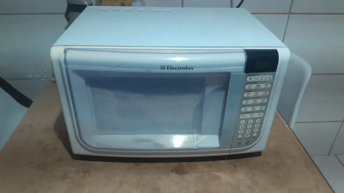 Micro-ondas 28 litros da Electrolux 