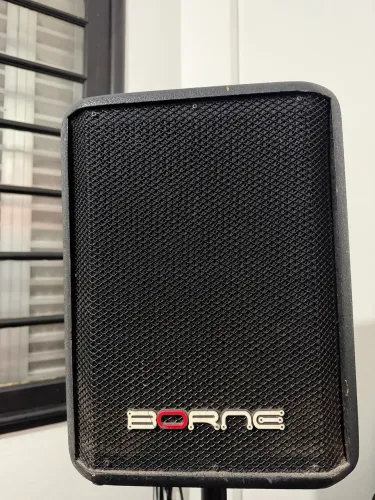 Caixa de Som Amplificada BORNE