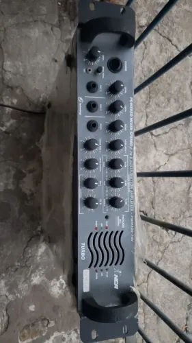 Amplificador com defeito