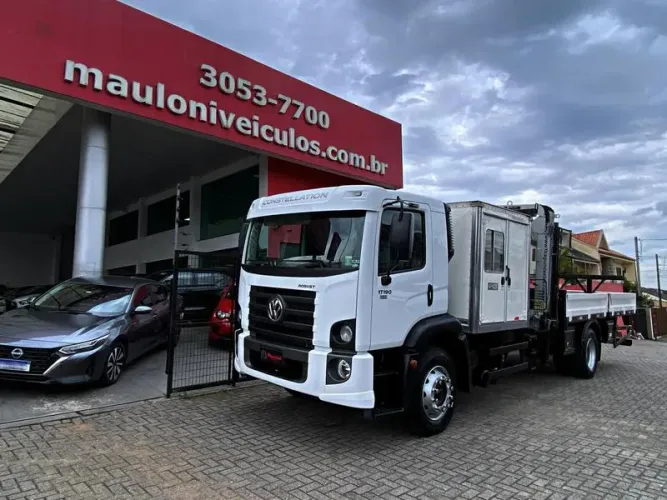 CAMINHÃO MUNCK DE 12TON E CABINE SUPLEMENTAR CLIMATIZADA