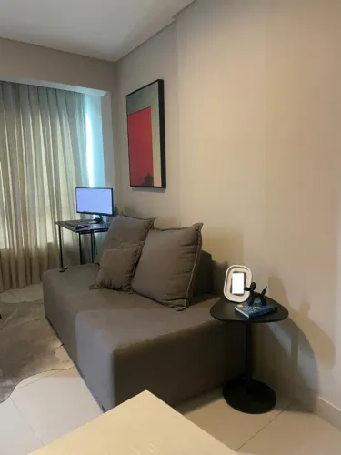 Vendo Sofá Paris (Tecido Bellagio) + Mesa lateral Preta