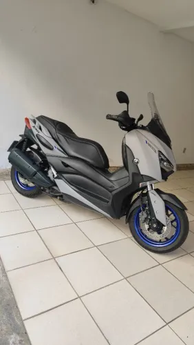 YAMAHA XMAX 250