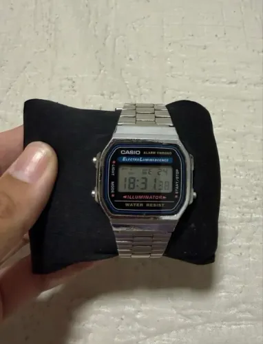 Relógio Casio prata