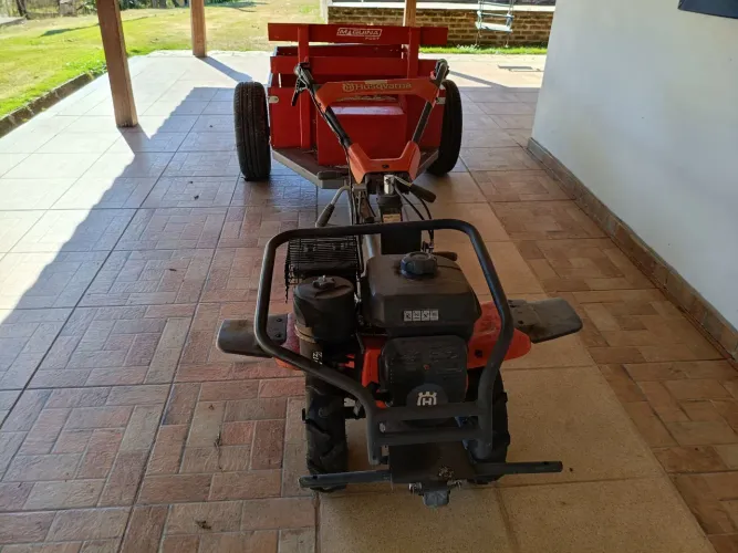 Tratorito Husqvarna tf 440.