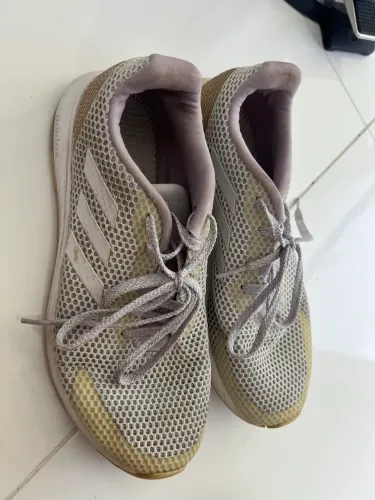 Tênis adidas corrida 