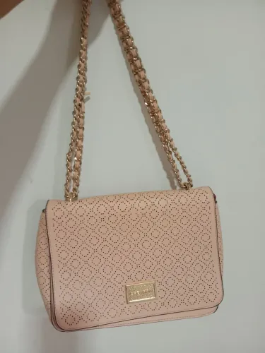 Linda bolsa semi nova